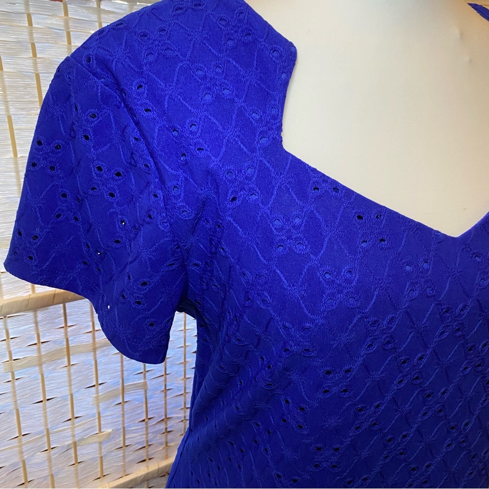 Elegant Royal Blue Eyelet Women's Dress size 12 - Picture 12 of 15